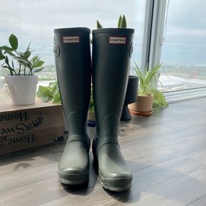 Hunter boots forest green